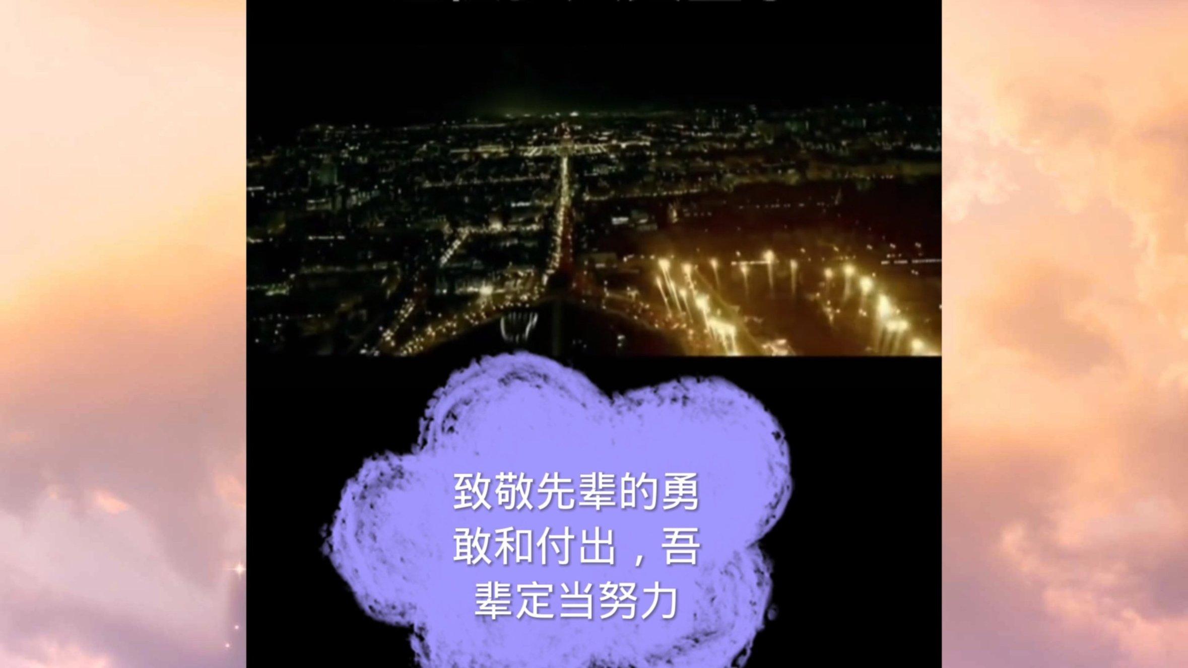男孩吃鸡腿