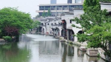 2024年春运今天开启·青海西宁,动车组列车在高原“做体检”